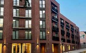 Central Hotel